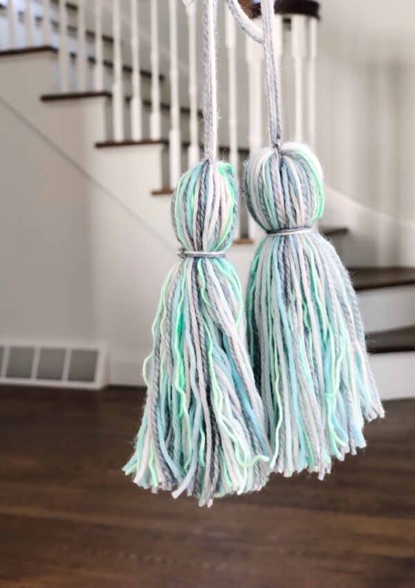 How to Make a Tassel with Yarn – in 5 Minutes