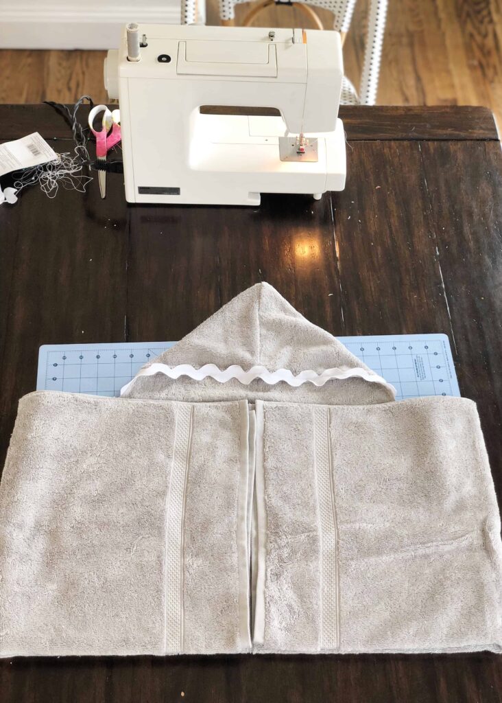 How to sew a hooded towel